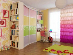 Радиусный шкаф-купе со стеллажом для детской комнаты